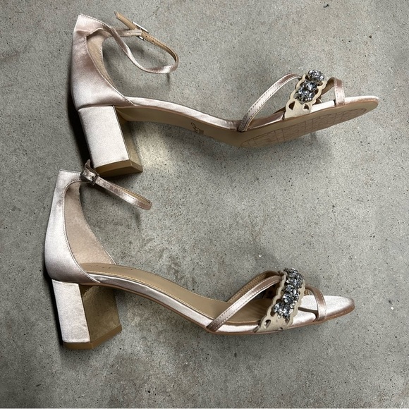 Jewel Badgley Mischka Giona Embellished Evening Champagne Satin Heel Size 9 - Picture 7 of 12